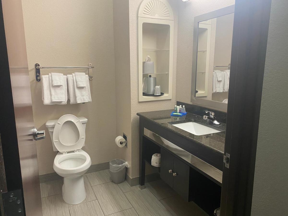 Holiday Inn Express Hotel And Suites Fort Stockton By Ihg Exterior photo